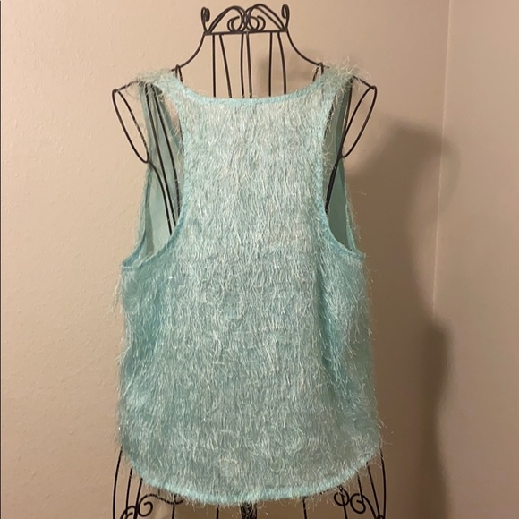 🔥3 for$25🔥Gorgeous Lily White Tank Top - Picture 4 of 7